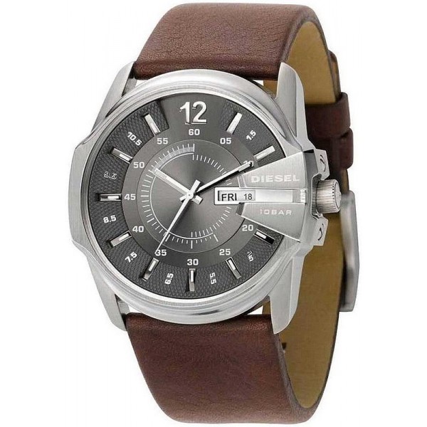 Kaufen Sie Diesel Herrenuhr Master Chief DZ1206